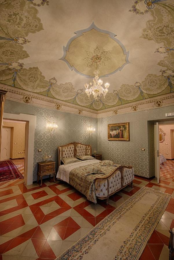 Palazzo Tilli Casoli  エクステリア 写真